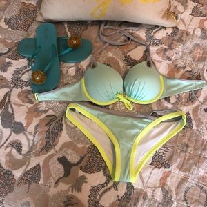 Victoria’s Secret bikini, sz M